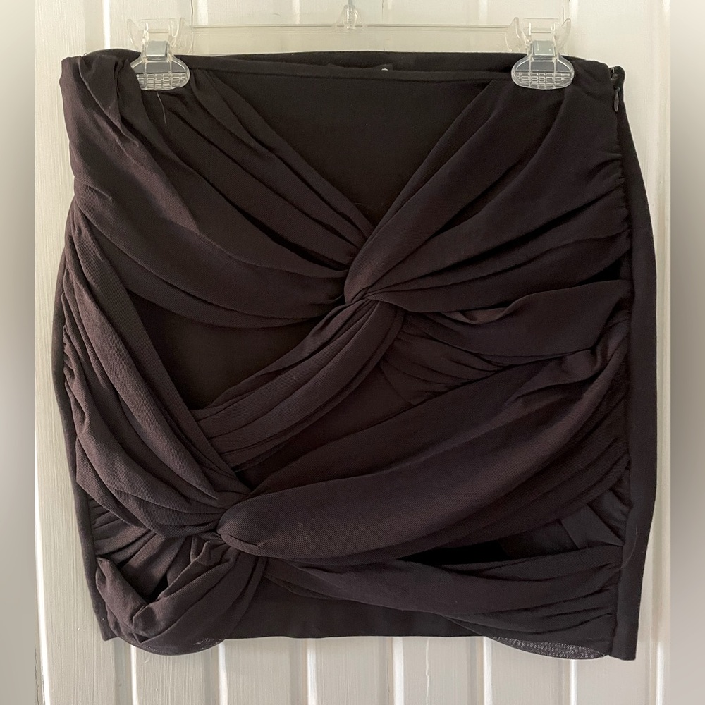 Express Twisted/Knot Detailed Skirt- w/zipper- Super CUTE-Size Small- Black 🖤🖤